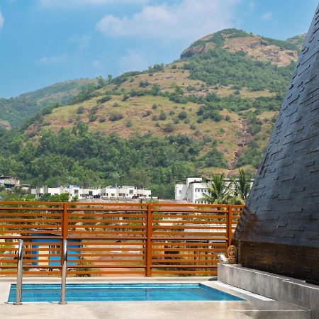 Saffronstays Urja, Lonavala - Private Villa With 2 Pools, Spa Room, Private Elevator & Waterfall Eksteriør bilde