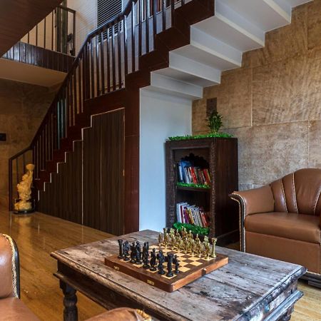 Saffronstays Urja, Lonavala - Private Villa With 2 Pools, Spa Room, Private Elevator & Waterfall Eksteriør bilde