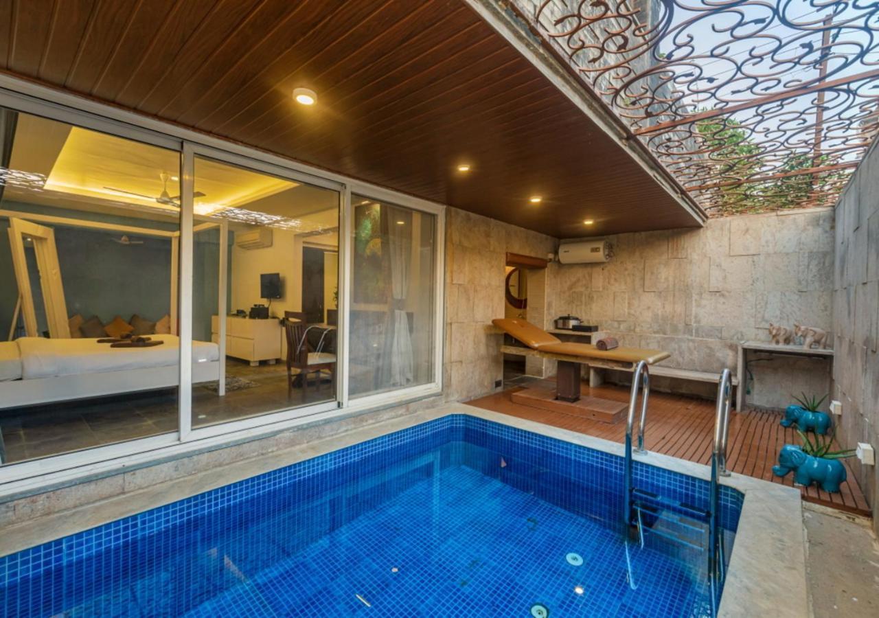 Saffronstays Urja, Lonavala - Private Villa With 2 Pools, Spa Room, Private Elevator & Waterfall Eksteriør bilde