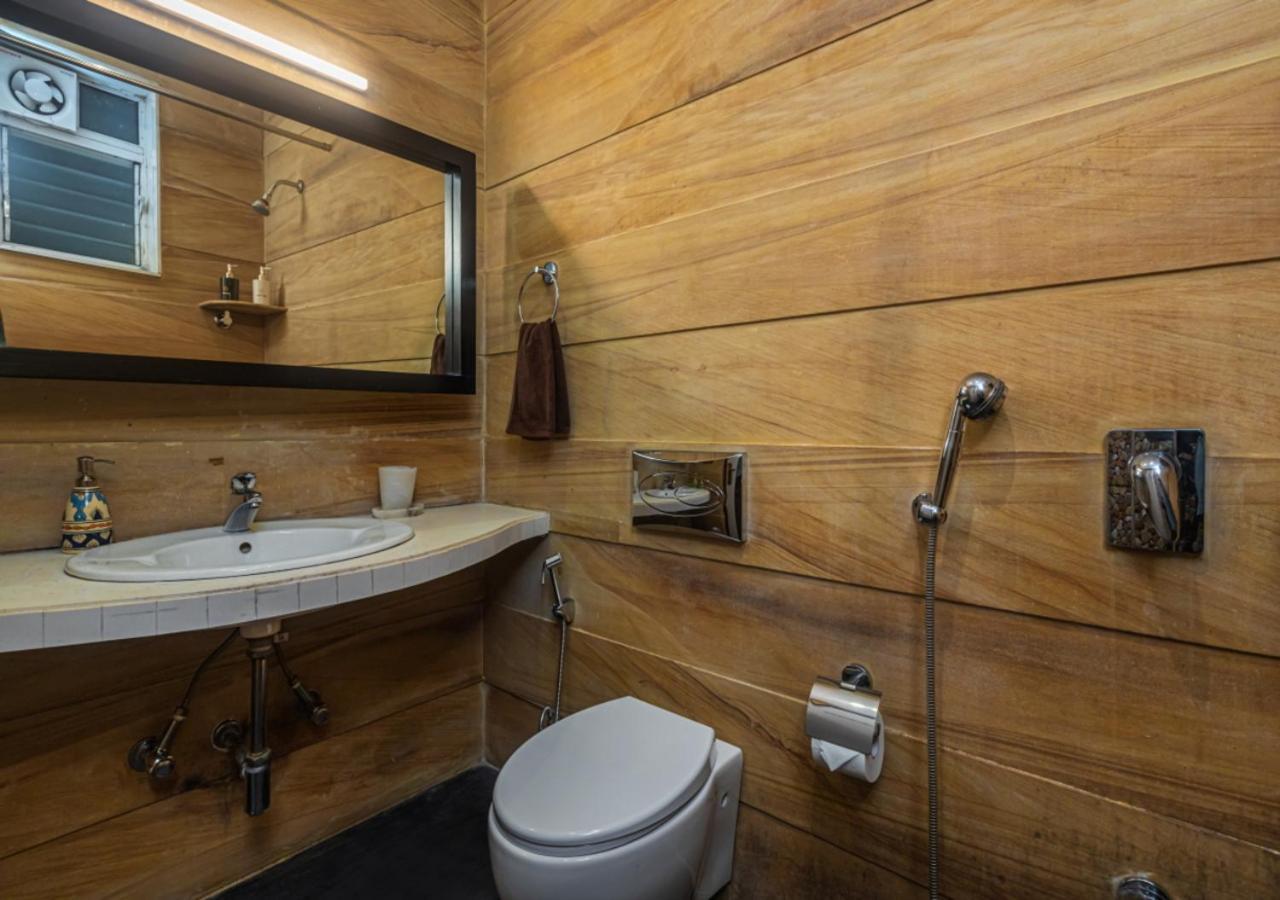 Saffronstays Urja, Lonavala - Private Villa With 2 Pools, Spa Room, Private Elevator & Waterfall Eksteriør bilde