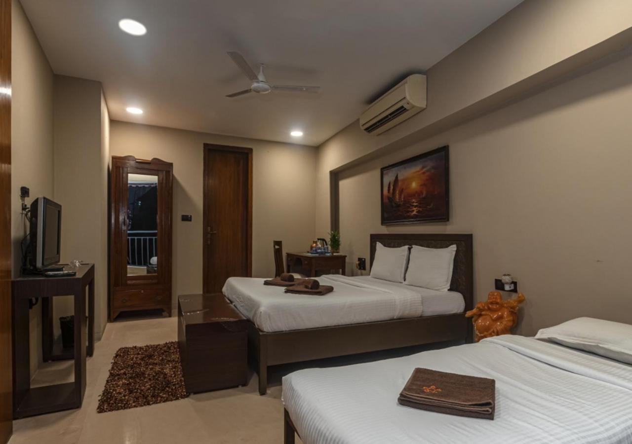 Saffronstays Urja, Lonavala - Private Villa With 2 Pools, Spa Room, Private Elevator & Waterfall Eksteriør bilde
